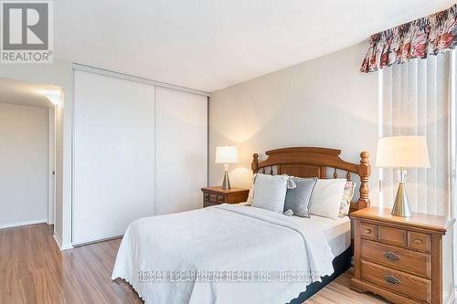 805 - 5080 Pinedale Avenue, Burlington, ON - Indoor Photo Showing Bedroom