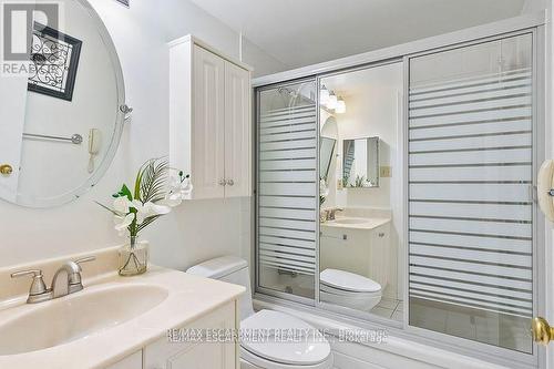 805 - 5080 Pinedale Avenue, Burlington, ON - Indoor Photo Showing Bathroom