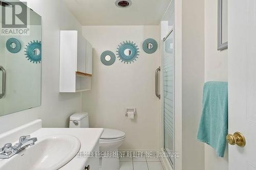 805 - 5080 Pinedale Avenue, Burlington, ON - Indoor Photo Showing Bathroom