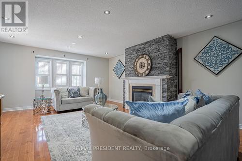 5880 Chorley Place, Mississauga, ON - Indoor Photo Showing Living Room With Fireplace