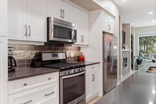 48-2490 Tuscany Drive, West Kelowna, BC - Indoor Photo Showing Kitchen With Stainless Steel Kitchen With Upgraded Kitchen