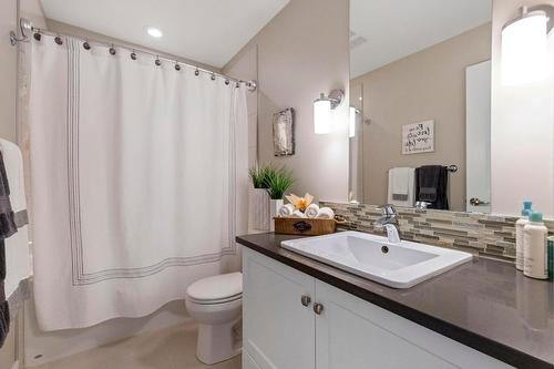 48-2490 Tuscany Drive, West Kelowna, BC - Indoor Photo Showing Bathroom