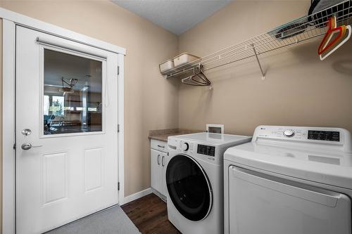 528 Trillium Way, Kamloops, BC - Indoor Photo Showing Laundry Room