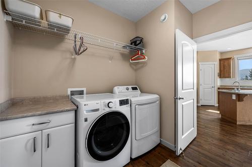 528 Trillium Way, Kamloops, BC - Indoor Photo Showing Laundry Room