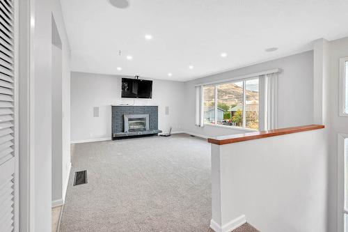 1074 Ollek Street, Kamloops, BC - Indoor With Fireplace