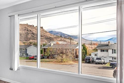 1074 Ollek Street, Kamloops, BC - Indoor Photo Showing Other Room