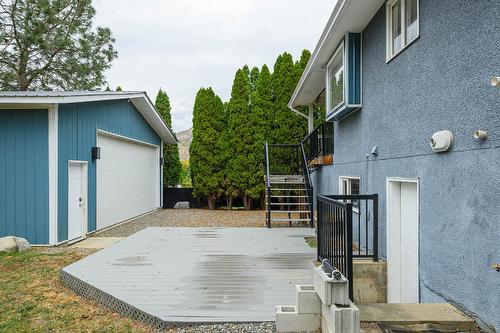 1074 Ollek Street, Kamloops, BC - Outdoor With Exterior