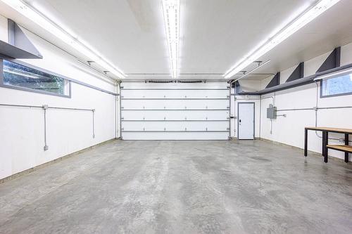 1074 Ollek Street, Kamloops, BC - Indoor Photo Showing Garage