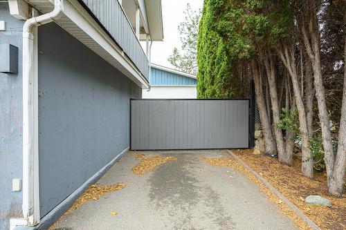 1074 Ollek Street, Kamloops, BC - Outdoor With Exterior