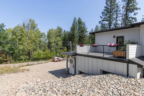 7864 Alpine Road, Kelowna, BC - Outdoor