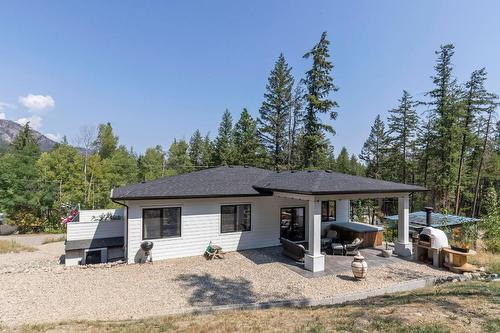 7864 Alpine Road, Kelowna, BC - Outdoor