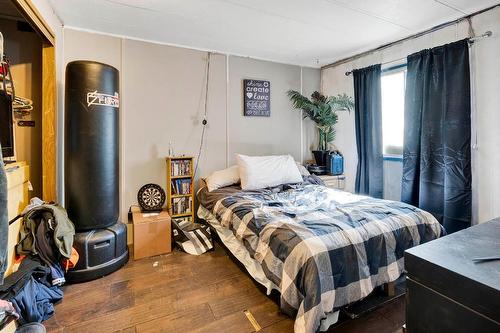 6896 Watson  E Drive, Kamloops, BC - Indoor Photo Showing Bedroom