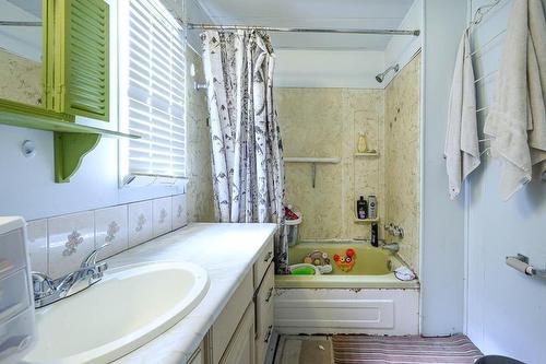 6896 Watson  E Drive, Kamloops, BC - Indoor Photo Showing Bathroom