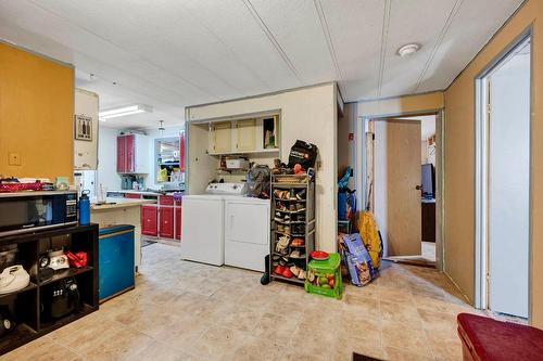 6896 Watson  E Drive, Kamloops, BC - Indoor Photo Showing Laundry Room