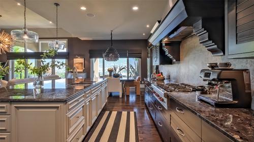 1749 Capistrano Drive, Kelowna, BC - Indoor Photo Showing Kitchen With Upgraded Kitchen