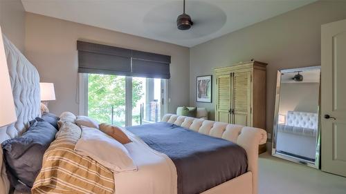 1749 Capistrano Drive, Kelowna, BC - Indoor Photo Showing Bedroom