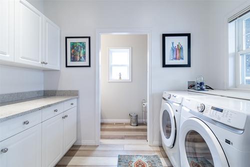 5375 Trillium Lane, Kelowna, BC - Indoor Photo Showing Laundry Room