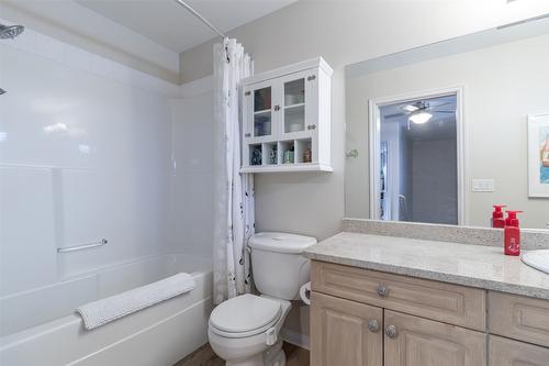 5375 Trillium Lane, Kelowna, BC - Indoor Photo Showing Bathroom