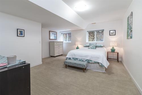 5375 Trillium Lane, Kelowna, BC - Indoor Photo Showing Bedroom