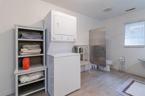 5375 Trillium Lane, Kelowna, BC - Indoor Photo Showing Laundry Room