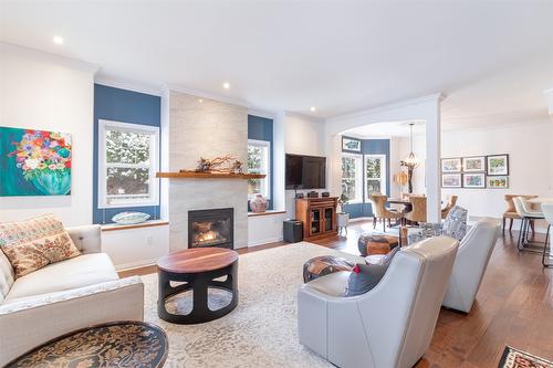 5375 Trillium Lane, Kelowna, BC - Indoor Photo Showing Living Room With Fireplace