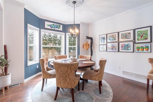 5375 Trillium Lane, Kelowna, BC - Indoor Photo Showing Dining Room