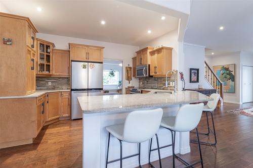 5375 Trillium Lane, Kelowna, BC - Indoor Photo Showing Kitchen