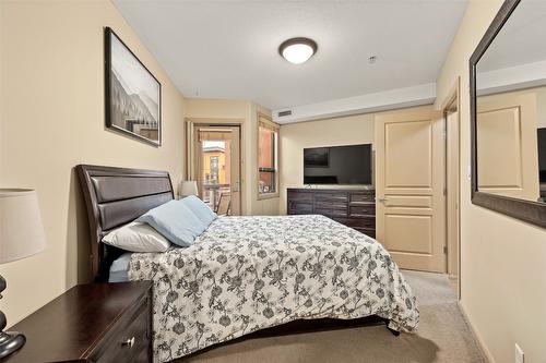 627-654 Cook Road, Kelowna, BC - Indoor Photo Showing Bedroom