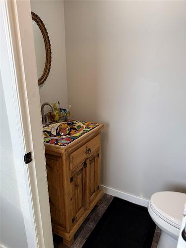 1715 Meadowbrook Settlement Road, Kimberley, BC - Indoor Photo Showing Bathroom