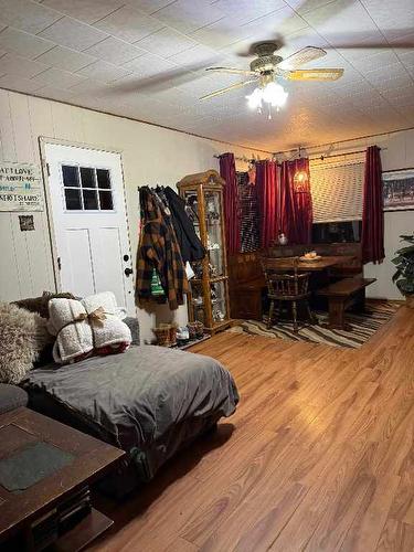 1715 Meadowbrook Settlement Road, Kimberley, BC - Indoor Photo Showing Bedroom