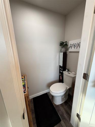 1715 Meadowbrook Settlement Road, Kimberley, BC - Indoor Photo Showing Bathroom