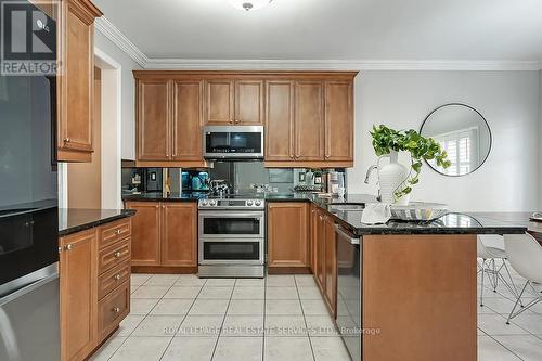 2385 Sequoia Way, Oakville, ON - Indoor Photo Showing Kitchen