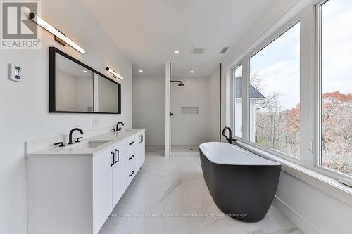 62 Melrose Drive, Niagara-On-The-Lake, ON - Indoor Photo Showing Bathroom