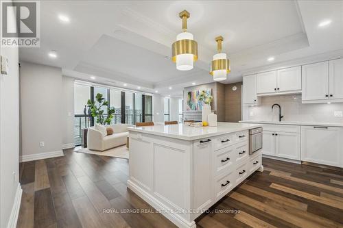 1201 - 2060 Lakeshore Road, Burlington, ON - Indoor Photo Showing Kitchen With Upgraded Kitchen