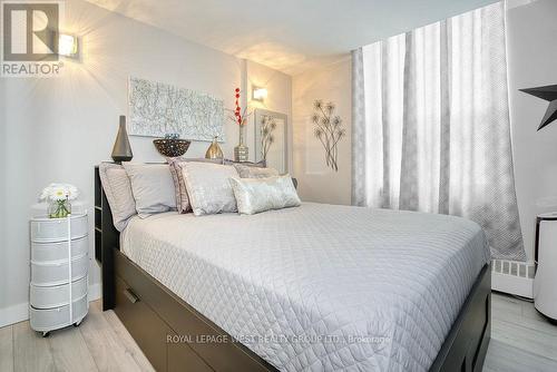 Ph1 - 3621 Lake Shore Boulevard W, Toronto, ON - Indoor Photo Showing Bedroom