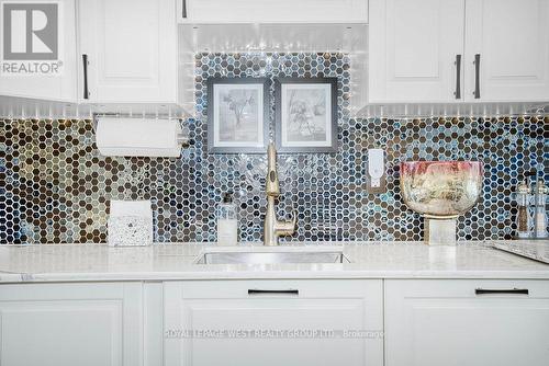 Ph1 - 3621 Lake Shore Boulevard W, Toronto, ON - Indoor Photo Showing Kitchen