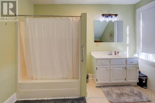 2555 County Road 38, Kingston (City North Of 401), ON - Indoor Photo Showing Bathroom