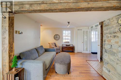 2555 County Road 38, Kingston (City North Of 401), ON - Indoor Photo Showing Living Room