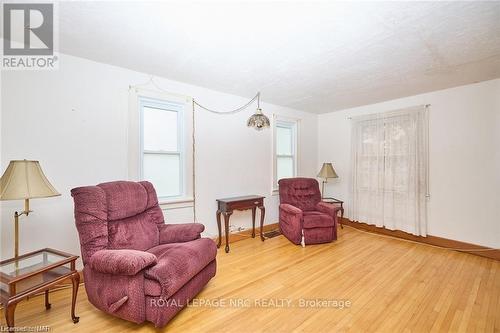 33 Merigold Street, St. Catharines (458 - Western Hill), ON - Indoor Photo Showing Living Room