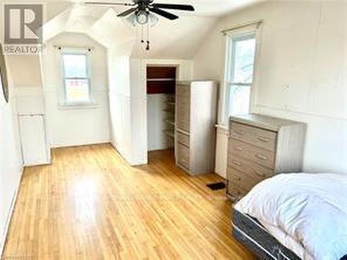 33 Merigold Street, St. Catharines (458 - Western Hill), ON - Indoor Photo Showing Bedroom