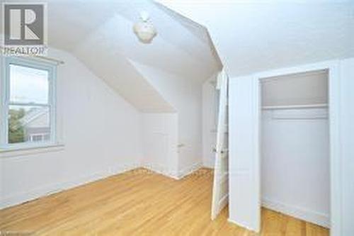 33 Merigold Street, St. Catharines (458 - Western Hill), ON - Indoor Photo Showing Other Room