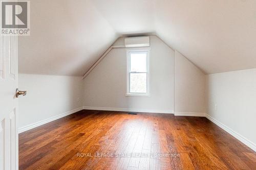 38 Fairleigh Avenue N, Hamilton, ON - Indoor Photo Showing Other Room