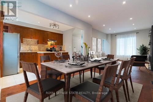 38 Fairleigh Avenue N, Hamilton, ON - Indoor Photo Showing Dining Room