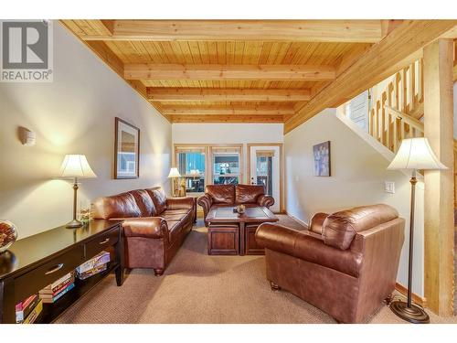 308 Creekview Road Unit# 17, Penticton, BC - Indoor Photo Showing Living Room