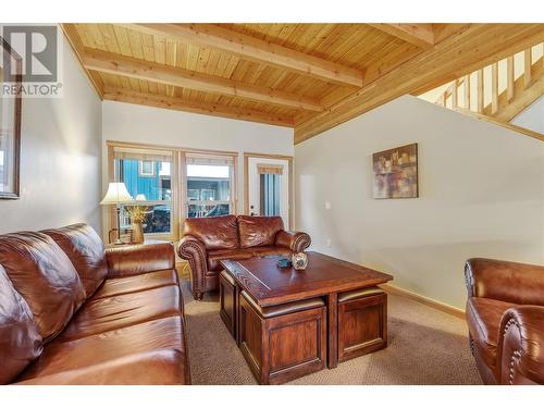 308 Creekview Road Unit# 17, Penticton, BC - Indoor Photo Showing Living Room