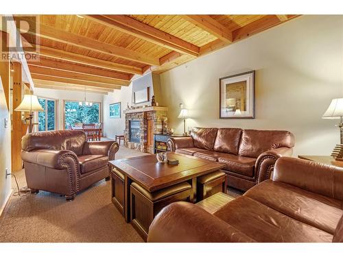 308 Creekview Road Unit# 17, Penticton, BC - Indoor Photo Showing Living Room