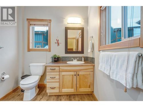 308 Creekview Road Unit# 17, Penticton, BC - Indoor Photo Showing Bathroom