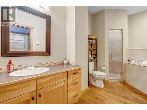 308 Creekview Road Unit# 17, Penticton, BC - Indoor Photo Showing Bathroom