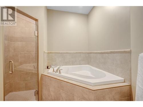 308 Creekview Road Unit# 17, Penticton, BC - Indoor Photo Showing Bathroom