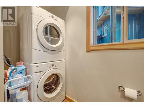 308 Creekview Road Unit# 17, Penticton, BC - Indoor Photo Showing Laundry Room